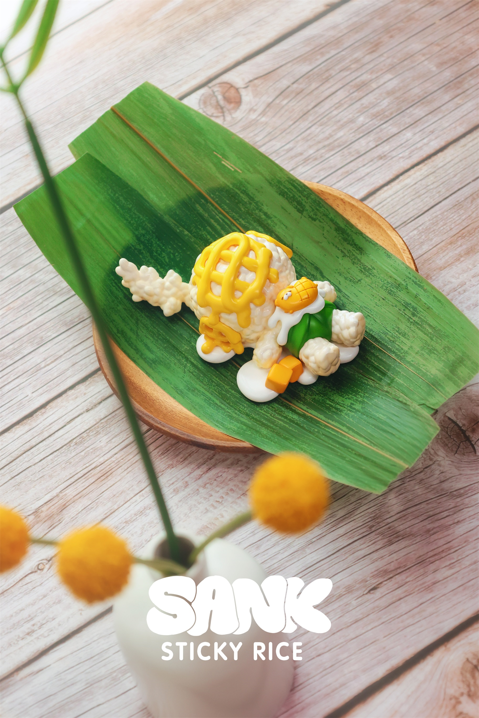 Sank Sticky Rice figurine on a leaf, preorder item for 2025, limited edition resin art toy, dimensions 6.8x4.5x11.8cm.