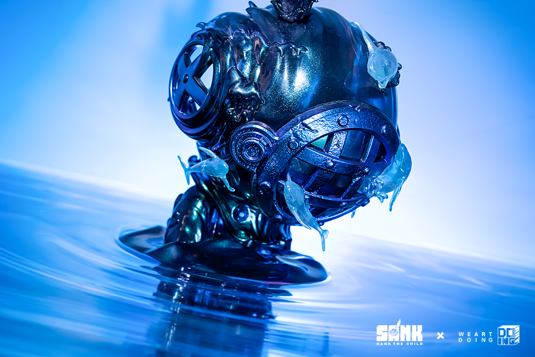 Alt text: Sank-Nuclear Sea-Pollution statue depicting a robot partially submerged in water. Preorder for Q4 2024, limited edition of 199 sets, resin material.