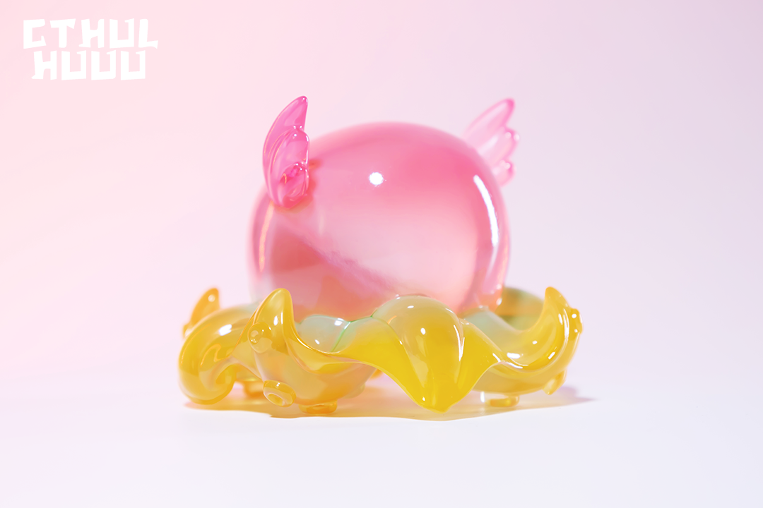 WeArtDoing x Mr.DK Cthulhuuu-Pink resin figure, preorder for late July 2024, featuring a glass ball with wings, 5cm x 5cm x 9cm.