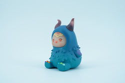 Monster Beanie vinyl toy with horns, 7.8cm, from Pucky.