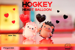 Hogkey Heart Balloon toy with two toys, a pink animal and a hedgehog holding a balloon, 12 cm tall resin.