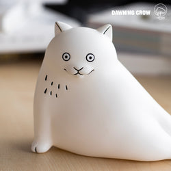 Preorder THE WHITE CAT by Dawning Crow vinyl figurine, 11.5cm. A detailed white cat figurine with a black line drawing, embodying Strangecat Toys' blind box and art toy store essence.