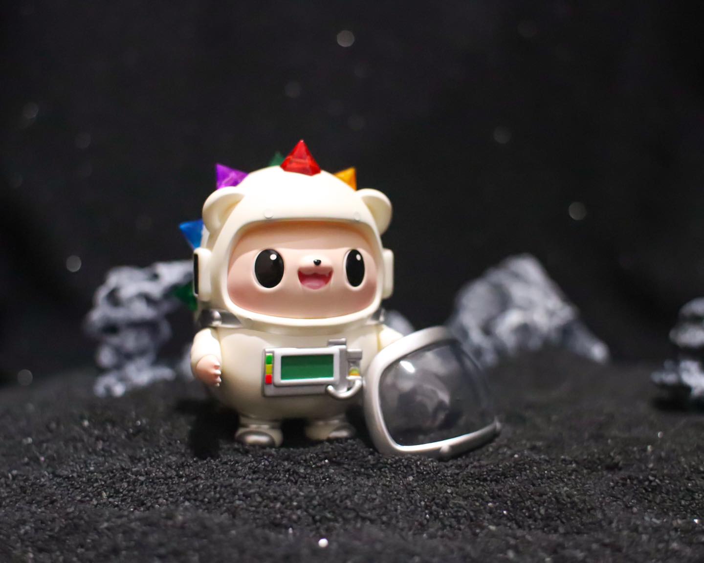 Space Hogkey colorful ver., a 9cm resin toy figurine wearing a helmet, featuring detailed facial elements and a unique design, from Strangecat Toys.