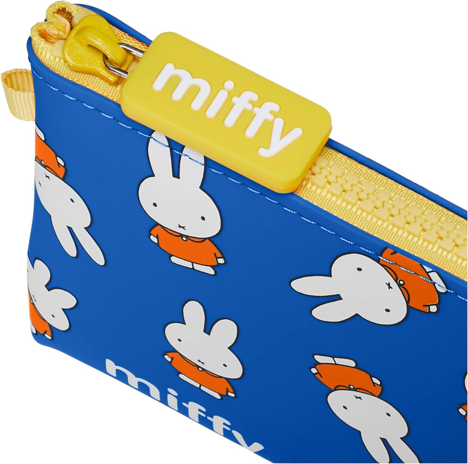 Miffy - NUU Zipper Pouch, a silicone mini key ring with white cartoon rabbits, ideal for coins or accessories. Dimensions: W6.2 x H8.5 x D3.9(cm). Material: Silicon, steel fittings.