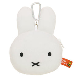 Alt text: Miffy's face pass case - a white stuffed animal keychain featuring Miffy's face, made of polyester, 16.5 x 12.5 x 4 cm.