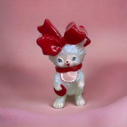 Toy figurine of a white cat with a red bow, part of the Bab Kat - Pearl collection by Ms LUTRA.