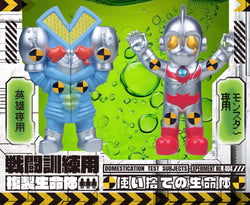 Tokusatsu Vinyl – Battle Training Set 404 features two detailed robot figures, ideal for hero or monster training. Preorder for 2025 release.