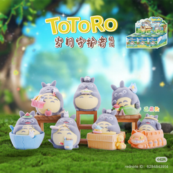 ToToRo Tooth reading guardian hawthorn silk Blind Box Series featuring stuffed animals, including some with accessories like cupcakes and baskets, showcased on grass.