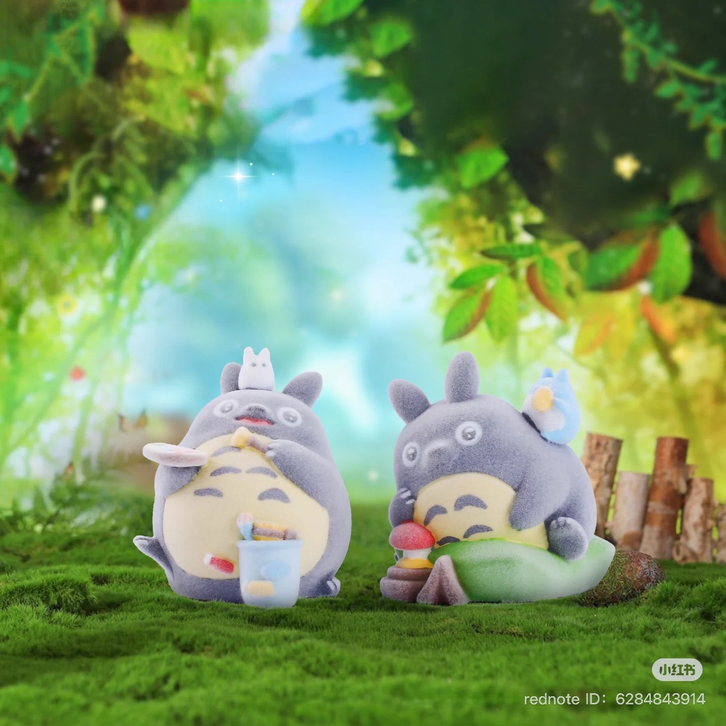 ToToRo Tooth reading guardian hawthorn silk Blind Box Series featuring two stuffed animal toys on grass, part of a collectible set.