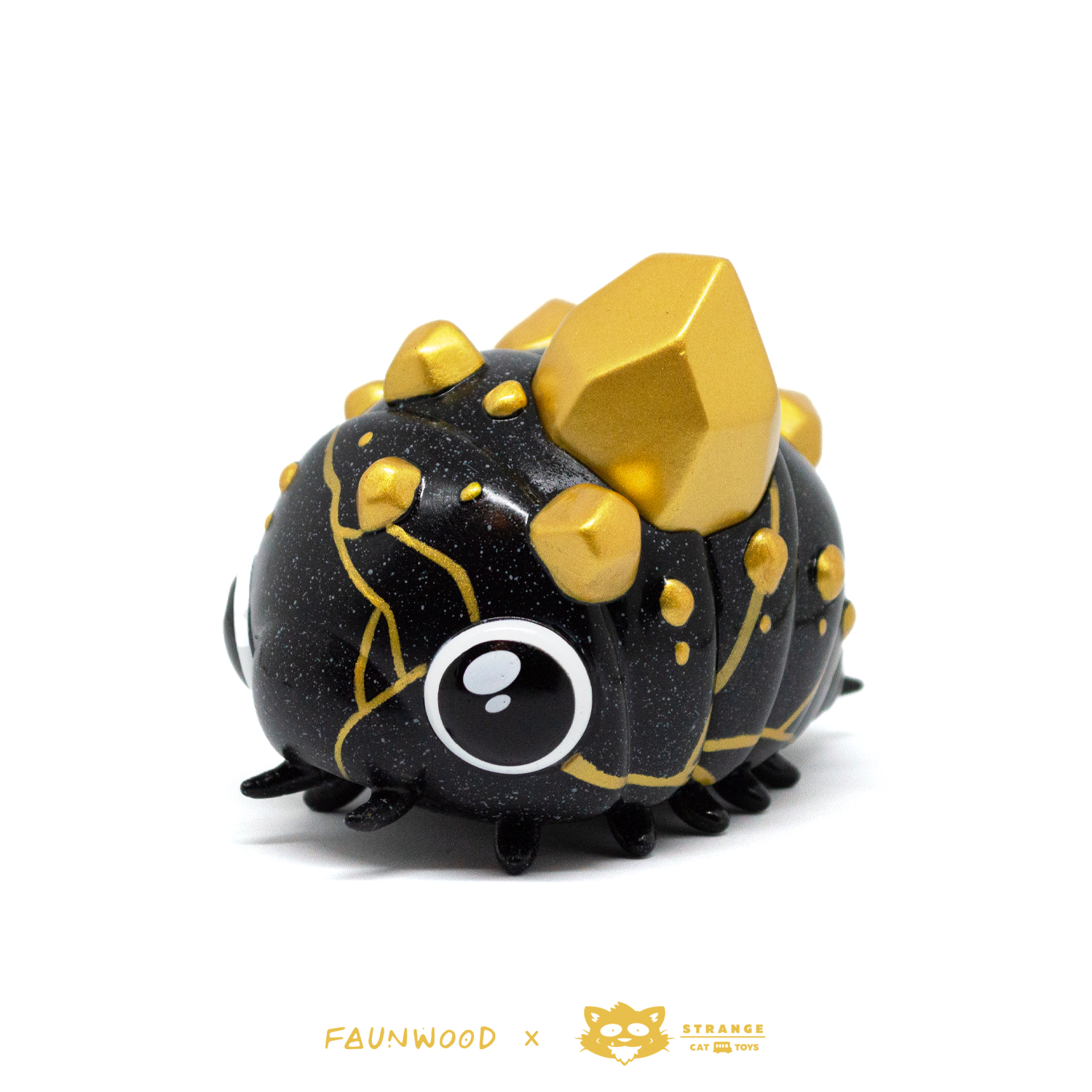 Gempod - Podsugi: A limited edition 4x3 soft vinyl art toy, inspired by Kintsugi, featuring intricate details from Faunwood.