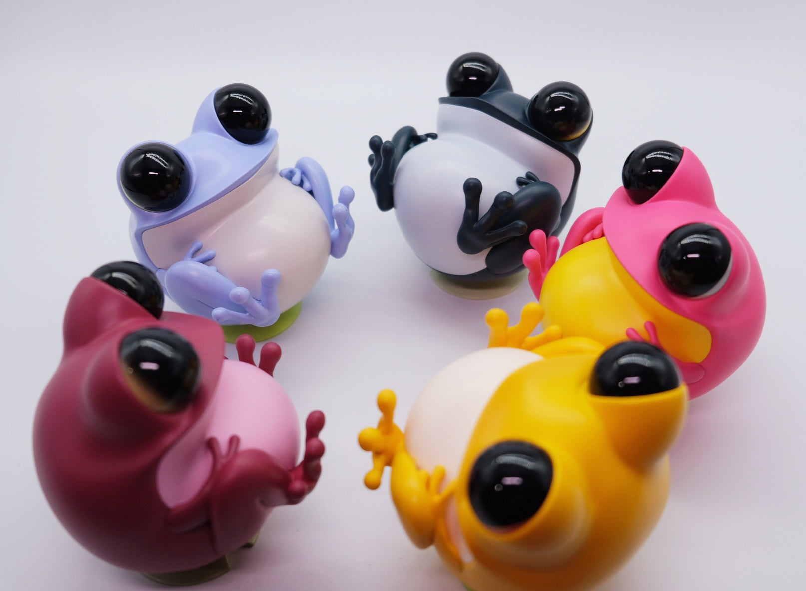 Tegooroo APO Frogs by twelveDot