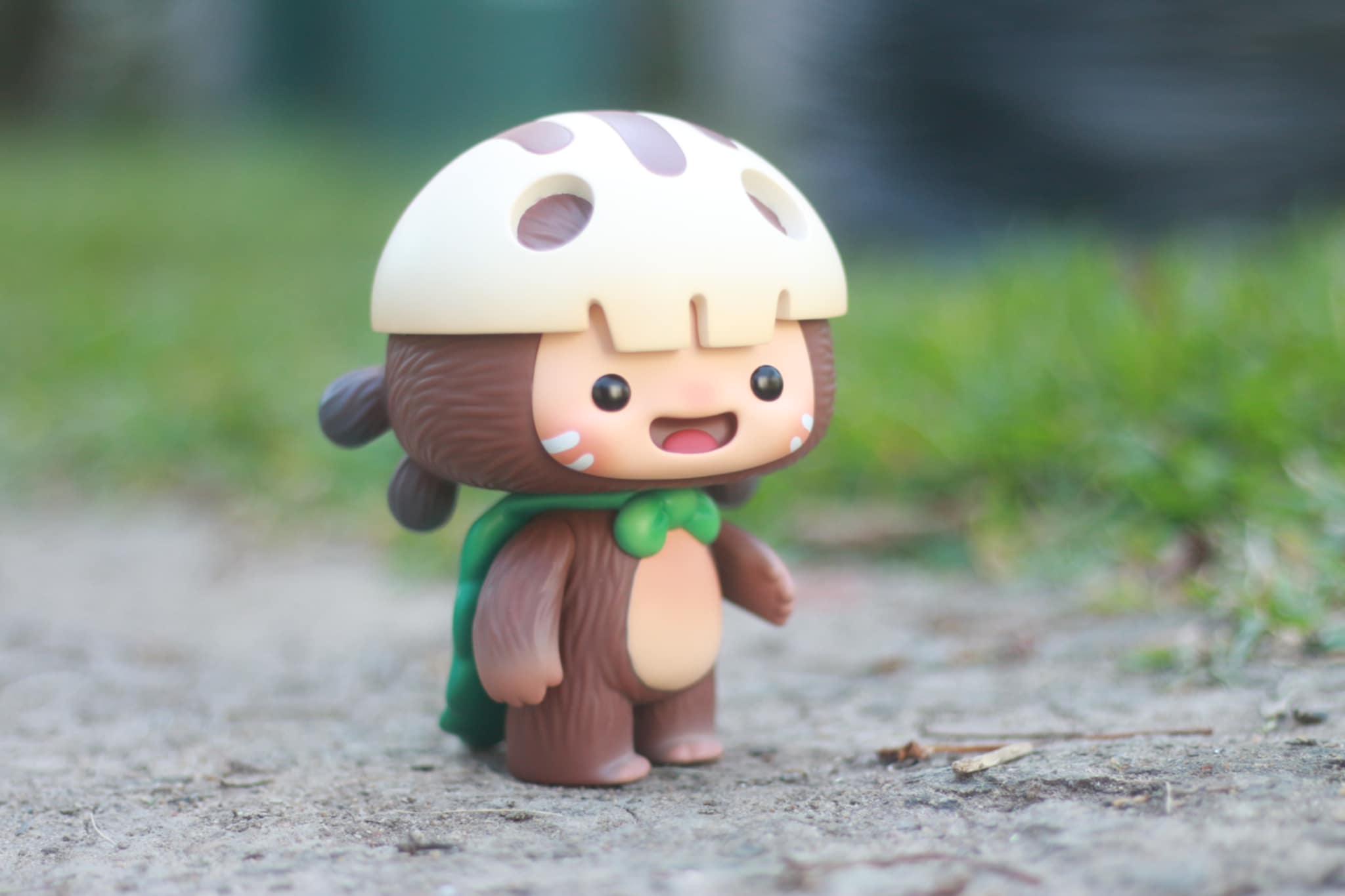 Bakumbaa Giant ver. toy with mushroom hat, preorder for March 2025. Limited edition figurine, 14 cm tall, made of soft vinyl.