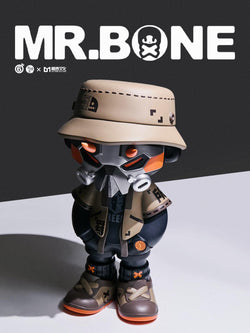 A blind box and art toy store product: Mr Bone Solomon Bell 400% toy figurine with hat and gas mask, 23CM RESIN, limited to 200pcs, oversized. Preorder - Ships July 2024.