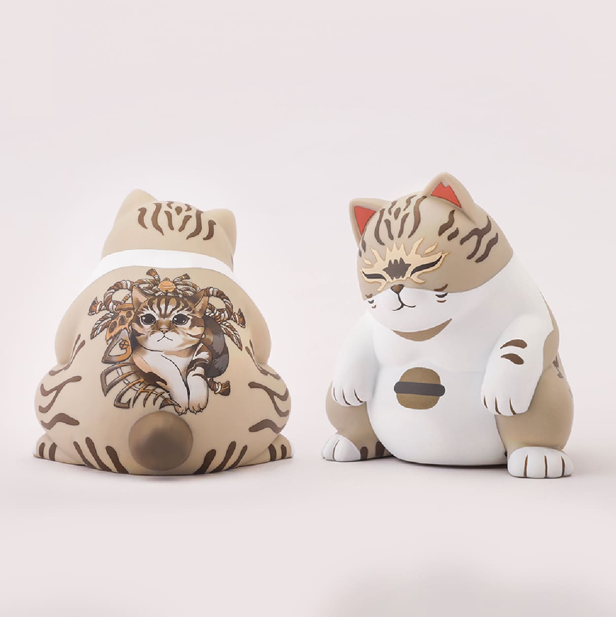 Shou Cai Meow Duchi vinyl figurine, 10cm tall, featuring two cats creatively positioned, limited edition of 300 pieces from Strangecat Toys.