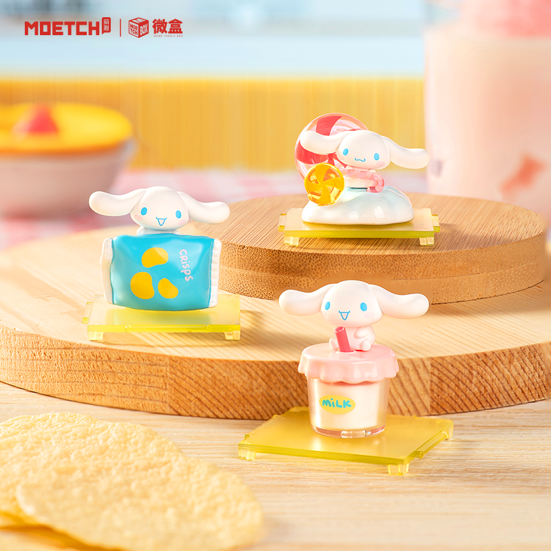 Cinnamoroll Fast Food Series Mini Blind Box Micro toys arranged on a wooden surface, featuring various small figurines and accessories.