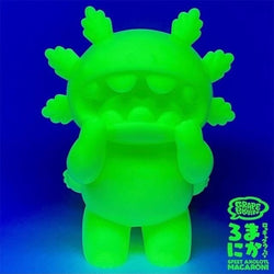 MACARONI - GID by Grape Brain, a Japanese Soft Vinyl toy with hands on its face.