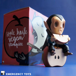 Toy figurine of APPLE KNIFE THE VEGAN VAMPIRE by EMERGENCY TOYS, with removable knife. Limited edition 200pcs, 17 cm high.